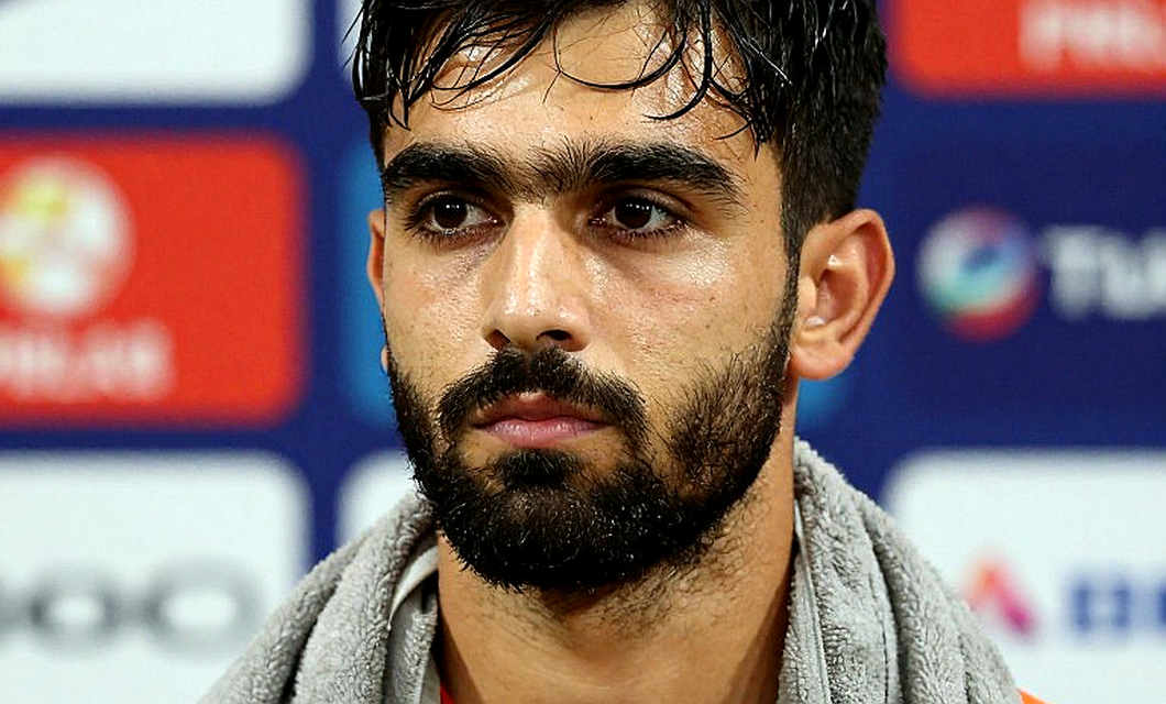 अभिषेक शर्मा के 100 पावरप्ले छक्के: रिकॉर्ड असली है, पर फुटनोट में एक दूसरी घड़ी चल रही है